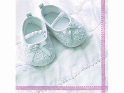 Vita servetter med baby skor och rosa inslag. Till den nyfödda, dopet, namngivningen eller kalaset.