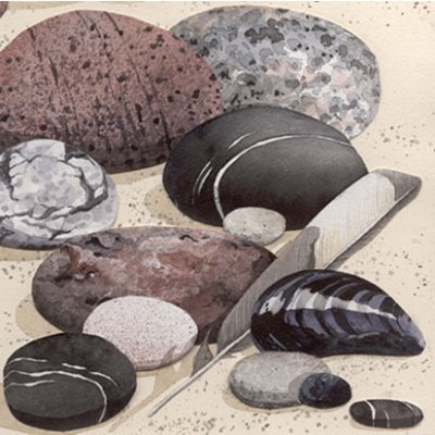 Servetter med sommar motiv av stenar på en sandstrand. I mjuka natur nyanser av bla gråa och beigea nyanser.  33*33cm 20st per f