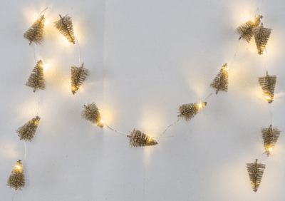 Ljusslinga batteridriven med granar