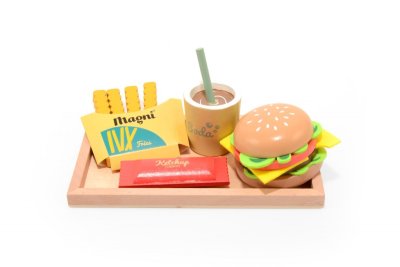 Hamburgare bricka med hamburgare, strips, ketchup och milkshake. Lekfullt pedagogiskt och lärande leksak i trä. Hamburgaren har