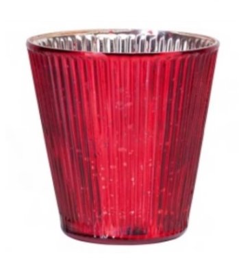 Mönstrade ljusglas i röd klar fattigmanssilver . Med färgad utsida och silver beströdd insida. Tillverkade i glas. Finns i två s