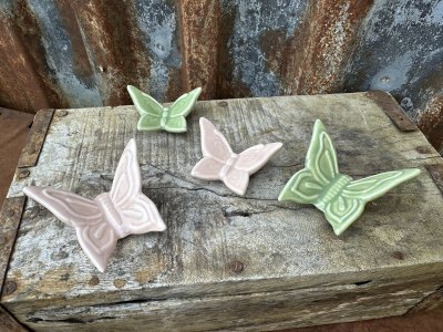 Fjäril i porslin att dekorera med