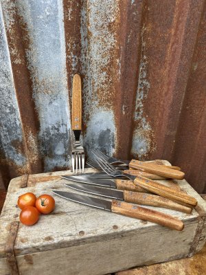Kött / grill bestick med handtag i acacia trä 4-pack