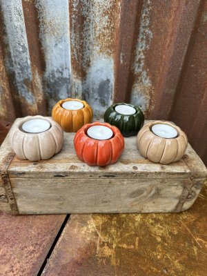Pumpa ljuslykta i färgglad modell för värmeljus