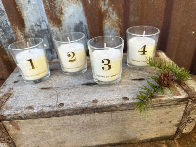 Adventsljusstake med advents ljus med vanilj doft