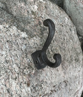 Krok i gjutjärn med kantig rygg