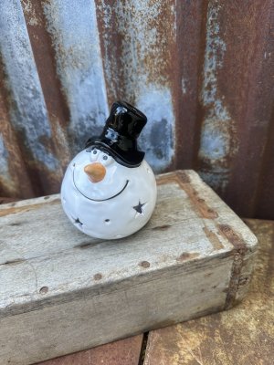 Ljuslykta snögubbe i rundad modell med stjärnor