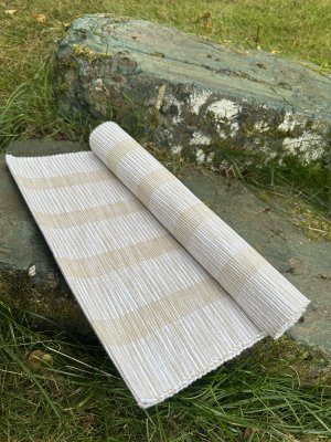 Löpare Minna i linne och mjuk beige /sand nyans 