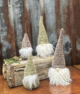 Putte skogs tomte med vitt skägg 