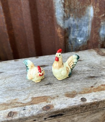 Klassisk tupp och höna i porslin mindre modell
