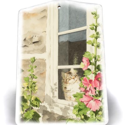 Vackert designad skärbräda medmotiv av katten Sonja som sitter i ett fönster. Detaljrikt och livfull skärbräda som är lika dekor
