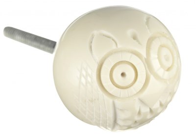 Rund vit lätt Cream vit knopp med ristat mönster av en uggla . I greppvänlig modell och rolig design.