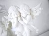 Busiga vita änglar . Större ängel par med breda vingar. Detaljrika, välarbetade och livfulla. Att dekorera med .
