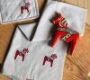 Kökshandduk och grytlapp Rättvik med broderad dalahäst
