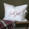 Vackert vitt örngott med broderat God Jul 