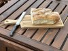 Skärbräda i bambu med brödkniv