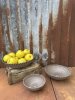 Brun grå skål i veckad modell för plantering och dekoration