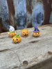 Liten Halloween pumpa att dekorera med