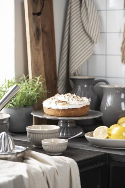 Mynte 3 set skålar i nyans Latte. Mindre skålar i tre olika storlekar. Tillverkad i stengods av hög kvalité. Se mer info i produ