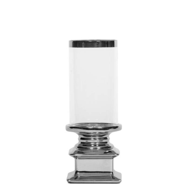 Vacker och elegant ljusstake Andrea i silver med cylinderglas. För värmeljus eller smalare blockljus ev batteri ljus. Finns i tr