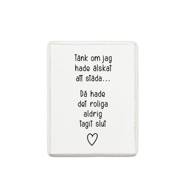 Vita kylskåpsmagneter i trä med text och fabriks slitna inslag. Magnet på baksidan. Finns i flera olika modeller -Det finns fyra