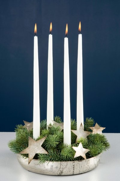 Ljusstake / adventsljusstake i skål modell. Passande att dekorera med tex mossa. Ljusstaken har hållare för fyra ljus (vanliga k