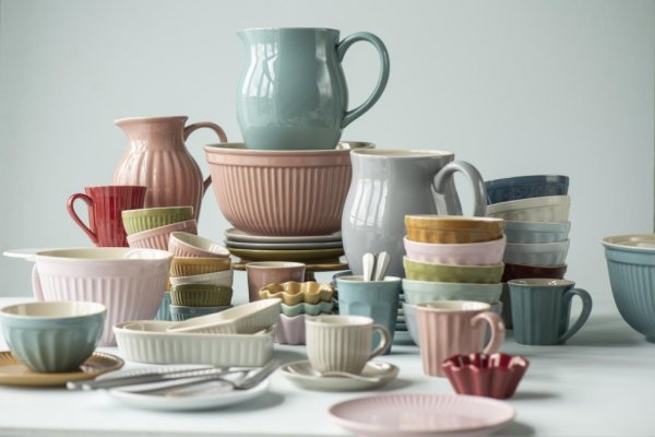Mynte hjärtformad pajform / ungsform i en krämig beige nyans Latte. I set om tre stycken formar i olika storlekar. Funkar lika b