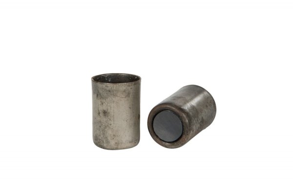 Ljushållare med magnet. För vanliga ljus tex kronljus. Att sätta på metall ljusfat eller liknande för att göra din egen ljusstak