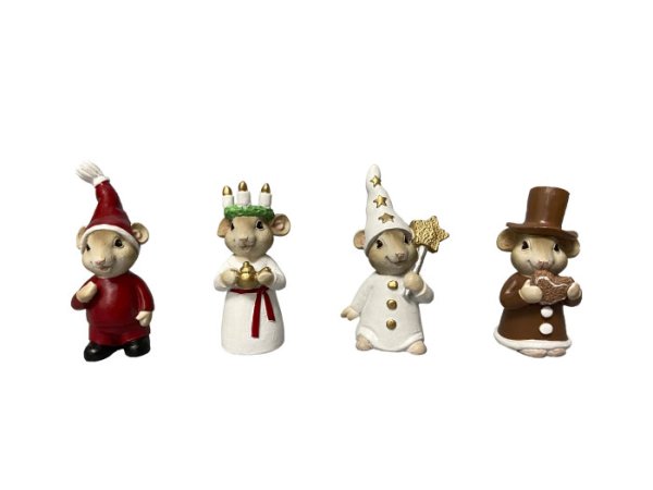 Luciatåg med möss Luciamöss i söt och rolig mindre modell. I set om fyra stycken figurer. Lucia, stjärngosse, pepparkaksgubbe o