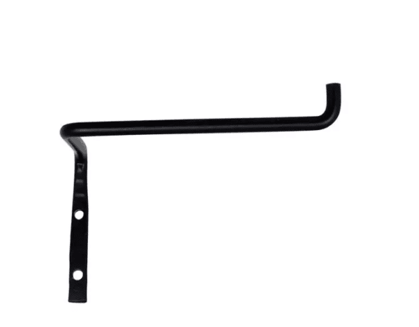 Enkel och praktisk hållare till toalettpapper i järn. Går i en svart ruffig nyans. Hållaren kan både användas med rullen liggand