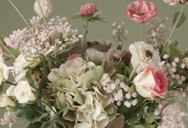 Rosa brudslöja kvist med små blommor att dekorera med. Utfyllnad till bukett eller enbart som den är. Långt formbart skaft. Väla