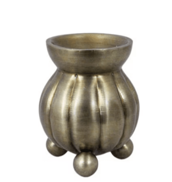 Ljusstake i antik guld på kul fötter