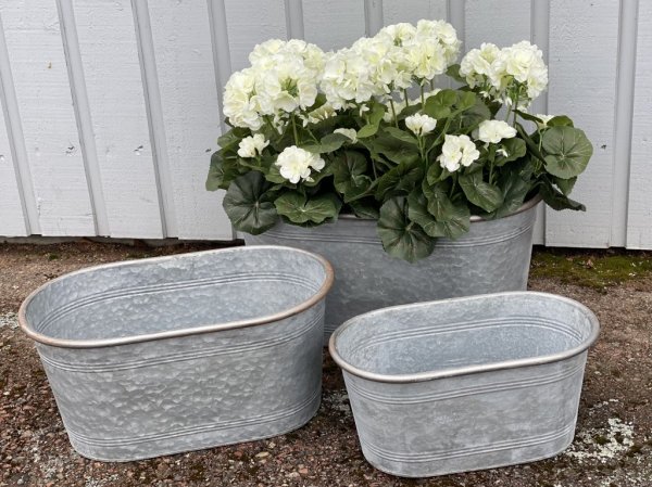 Zink balja / kruka oval modell med hög kant. För plantering eller förvaring finns i tre olika storlekar. -Större -Mellan -Mindre