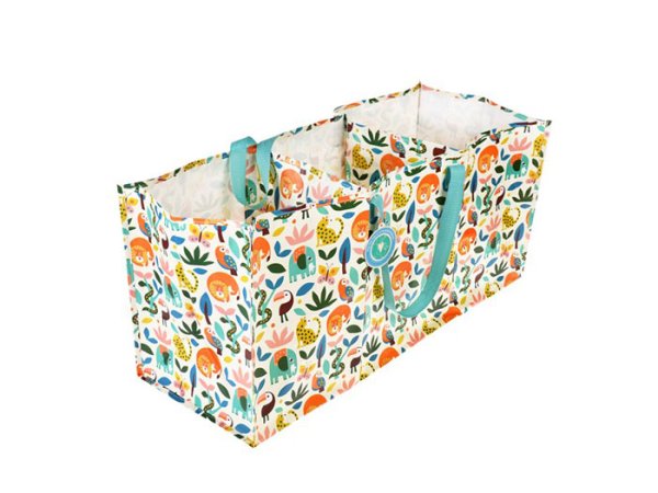 3-delad väska/bag i återvunnet material av plastflaskor. Med tre fack inuti och handtag upptill. Designad med färgglatt roligt m