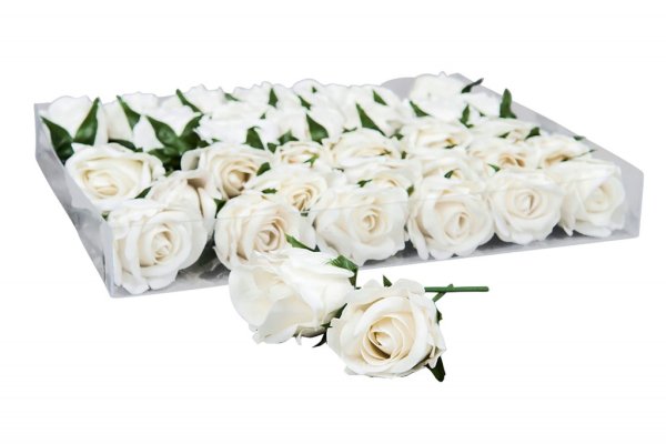 Vacker och verklighetstrogen konstblomma ros i mjuk cream nyans. Att pynta och dekorera med . Rosen är av flyt modell samt vatt