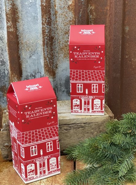 Teadventskalender med svart te. En fin och smakfull kalender som räknar ner till jul. En kalender med tjugofyra olika te påsar e