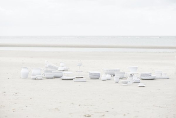 Mynte kopp med öra i nyans Pure White. Tillverkad i stengods av hög kvalité. Se mer info i produkt kategorin ovan. H: 10 Ø: 9,