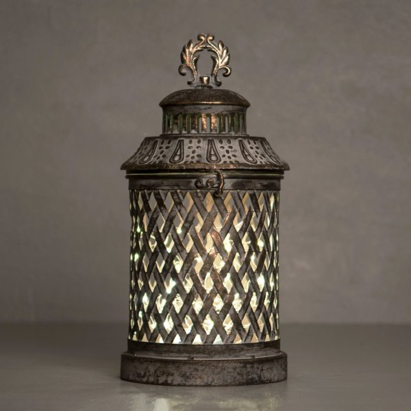 Ledslinga /ljusslinga med timer i fler radigt modell om 2m i varm vitt ljus om 20 lampor . Slingan har timer på 6 timmar, av 18