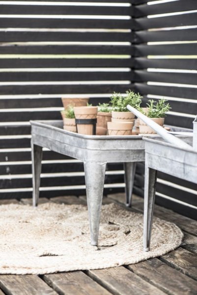 Lerkrukor med vackert mönster. I mindre modell som gör sig lika bra till levande och konstgjorda blommor, som till förvaring och