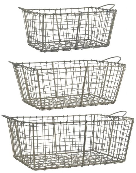 Stora nätade zink korgar med handtag. Rymlig modell som finns i tre storlekar. -Större -Mellan -Mindre Till förvaring inomhus so