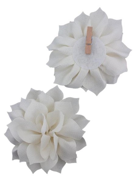 Fluff blomma i tyg på nypa