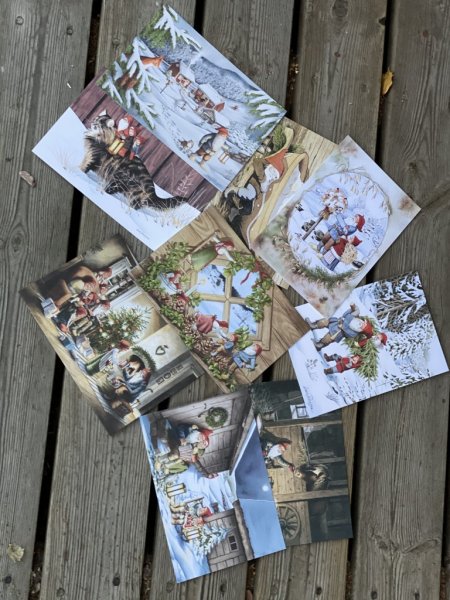 Vackra gammeldags inspirerat julkort designad och ritad av konstnären Lena Petersson. Levande och vackert detaljfullt motiv. A