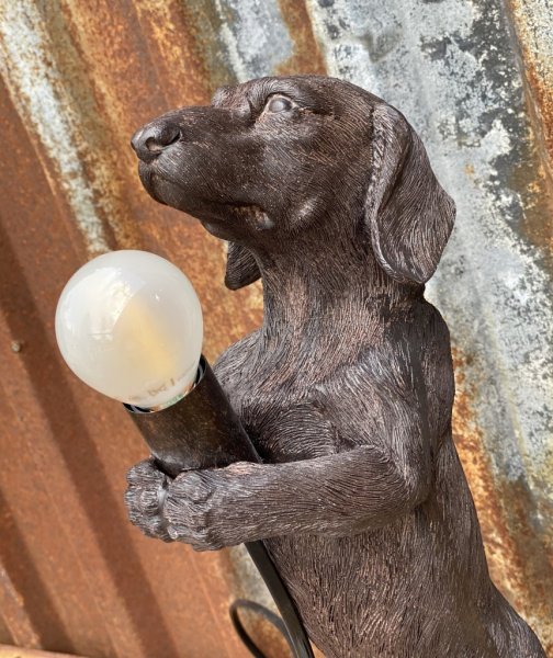 Lampa stående hund Tax