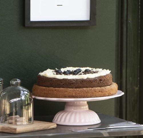 Mynte Tårtfat / kakfat på fot nyans English Rose. Tillverkad i stengods av hög kvalité. Se mer info i produkt kategorin ovan. H