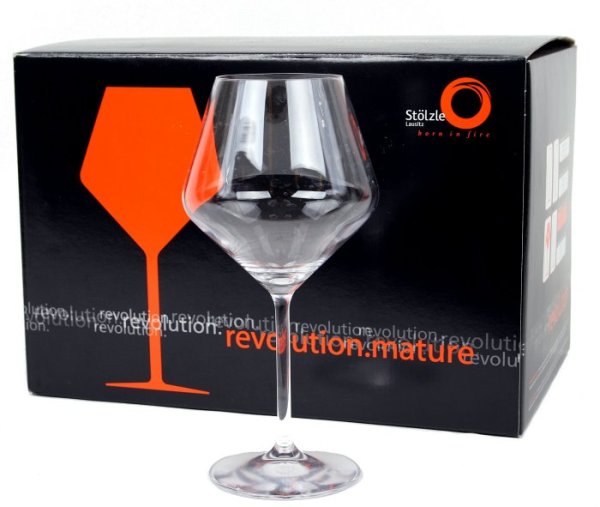 Vinglas på fot Revolution Mature. I pack om sex stycken glas i kurvig väl designad modell som är genomtänkt för vinets rundhet o