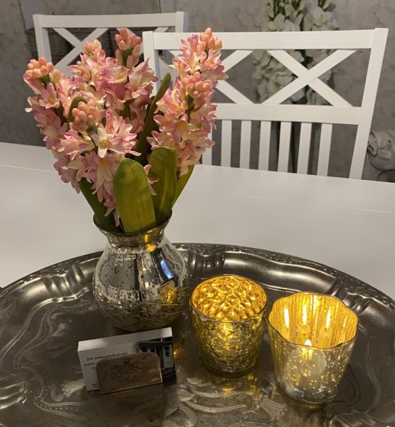 Vita värmeljus/te ljus batteriljus/timerljus med 6tim timer. Tex slå på ljuset kl 18.oo det brinner/lyser då i sex timmar slår a