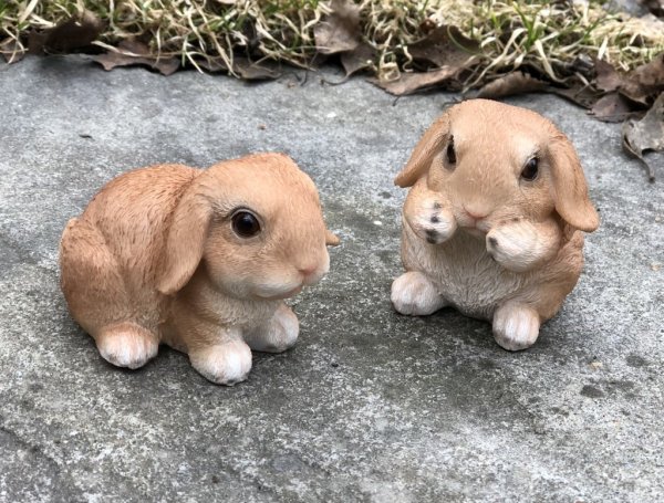 Kanin vädurskanin familj att dekorera med. Finns i flera olika modeller -Mamma med barn på ryggen -Liten kanin på bakbenen -Lite