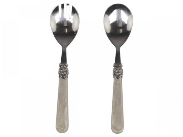 Vackra silverfärgade serverings /salladsbestick i gammeldags modell med snirklig dekor och skaft i antik champagne. Säljes i set