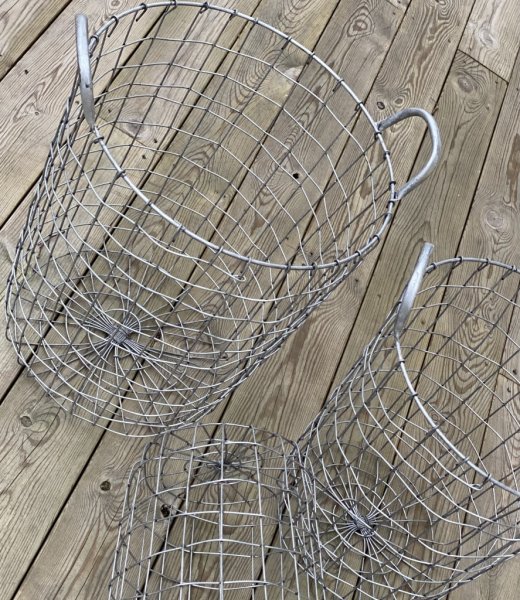 Zink korg olivkorg med handtag. I vacker och praktisk nätat modell. Att ställa en planta precis som den är eller fylla korgen me