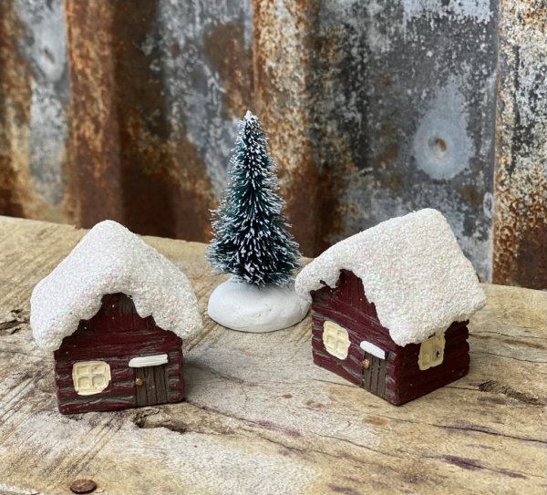 Julgran / julgran i snö dekorera med pudersnö. Söt lite mindre modell som passar att dekorera med i vinterlandskap eller jul bya